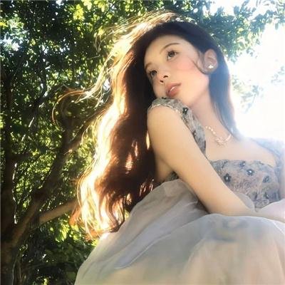 跳舞的红色公交